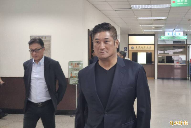 中國信託慈善基金會董事長辜仲諒因擔任世界棒總執行副會長，今向高院聲請暫時解除限制出境，擬赴沙烏地阿拉伯開會爭取將棒球列入2034年亞運比賽項目。（記者楊國文攝）