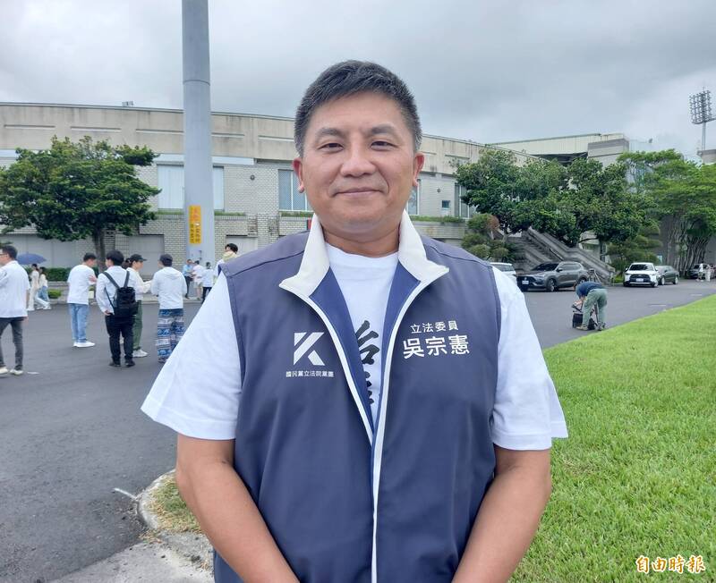 爭取宜蘭縣長提名的藍委吳宗憲，被爆料遭恐嚇退選，國民黨宜蘭縣黨部今發聲明駁斥。（記者江志雄攝）