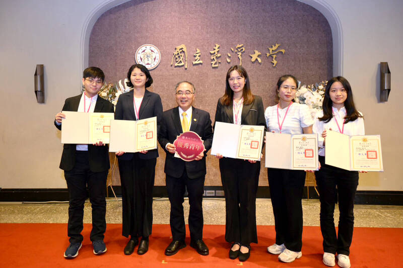 台大今頒15類獎學金給83人 弱勢生獲資助專注學業