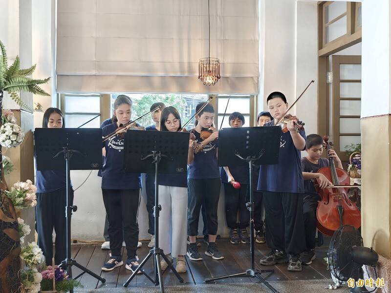 光榮實小注重孩子的才藝發展，將前往日本進行國際交流，發揚左鎮的化石特色課程。（記者吳俊鋒攝）