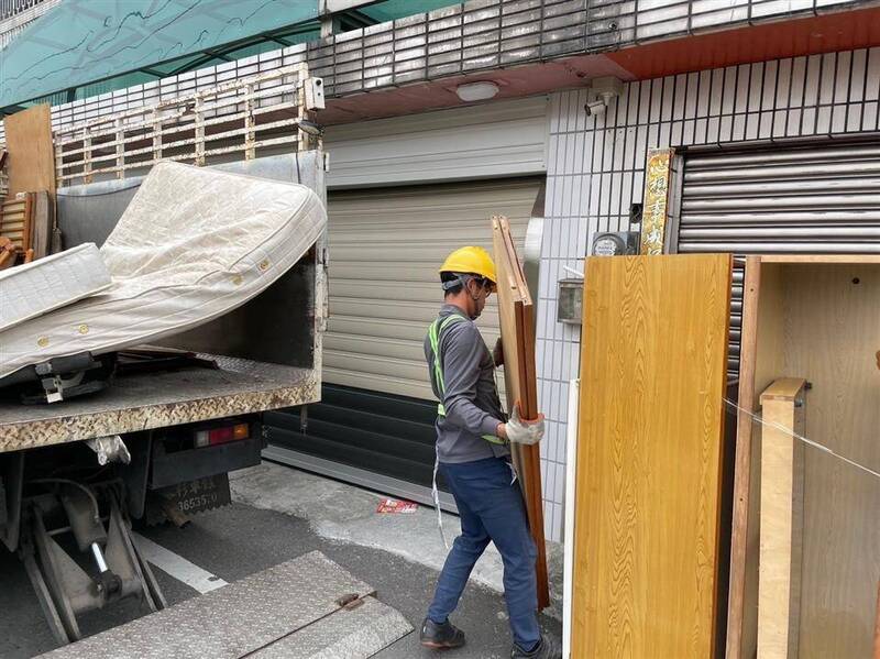 彰化縣家具等巨大廢棄物收費辦法全面漲價。（檔案照，彰化縣政府提供）