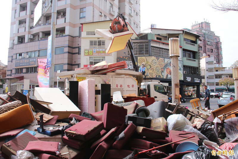 彰化縣收運大型廢棄物漲價 年前大掃除衝一波免費恐大爆量出清