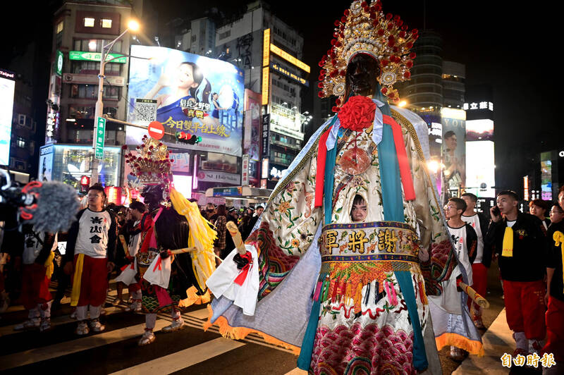 圖輯》艋舺青山王夜巡西門町 遊客震撼體驗台北重要祭典