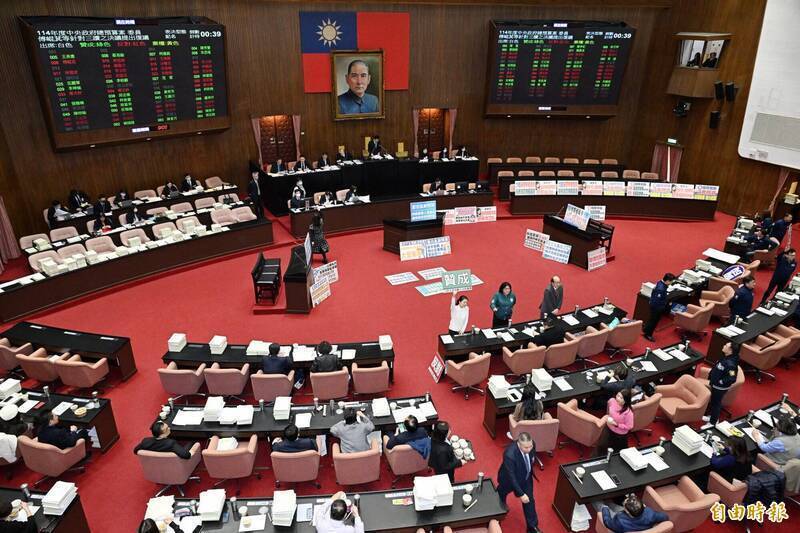 立院最快12日三讀通過停砍年改法案 行政院「不執行」再+1