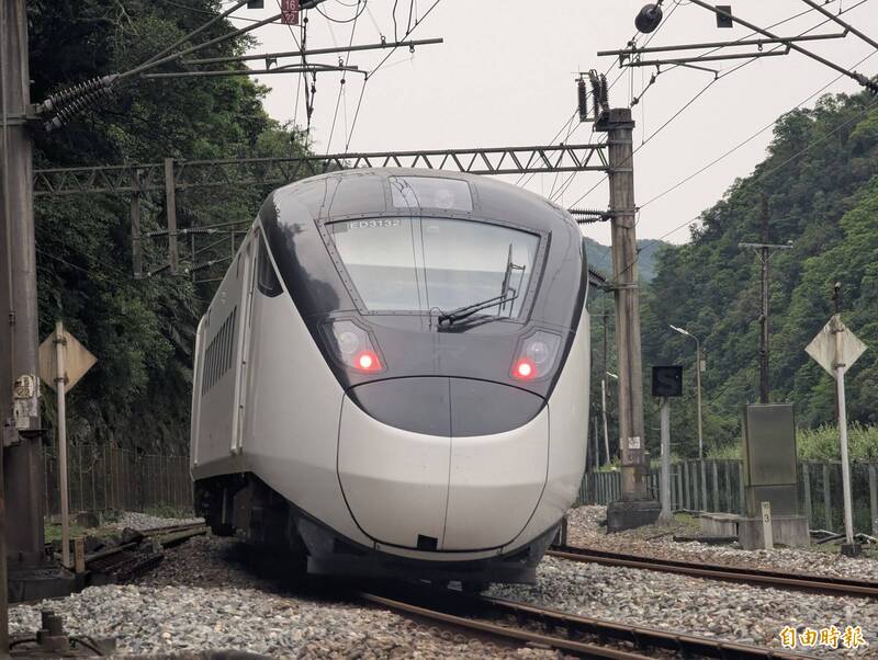 1206台鐵大誤點「延誤1萬分鐘」 台鐵公司認施工釀禍