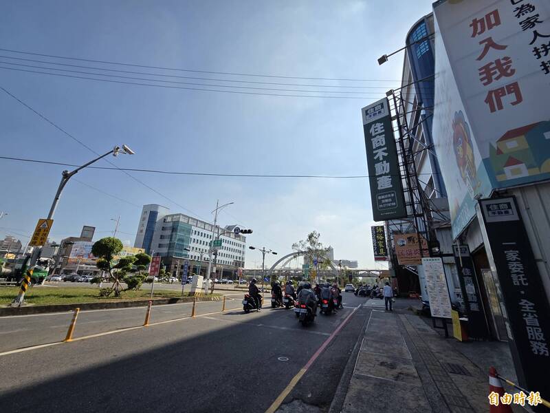 嘉義市鐵路高架化保健街拓寬引發爭議市民要求保留原屋