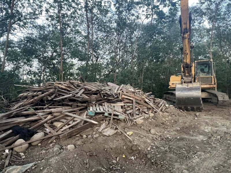竹市頭前溪生態廊道挖出大量廢棄物 曾資程:不要又變「大秘寶」