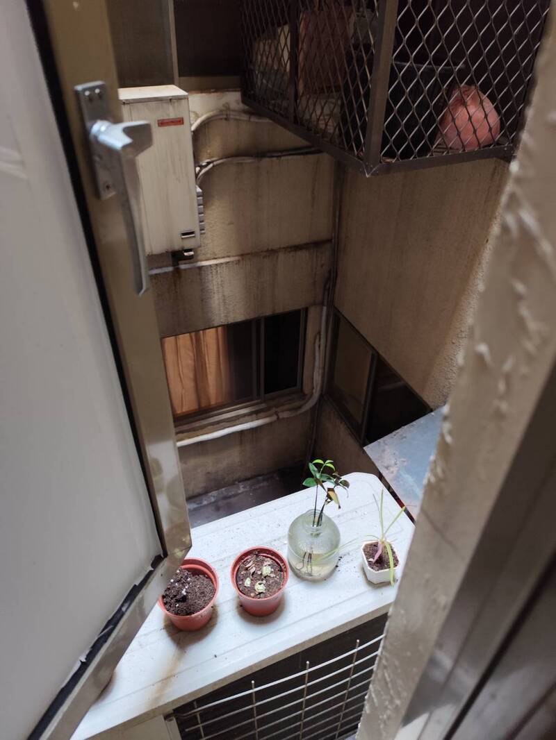 校方表示，经初步了解，学生关闭热水器通风铝窗，未注意在使用热水器时应保持良好通风，导致热水器废气回流至室内，引发一氧化碳中毒。（联合大学提供）