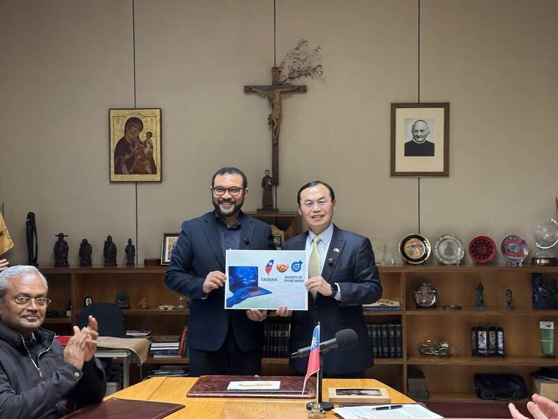 駐教廷大使館與天主教聖言會攜手傳愛 在非洲5國點亮百盞「希望之光」