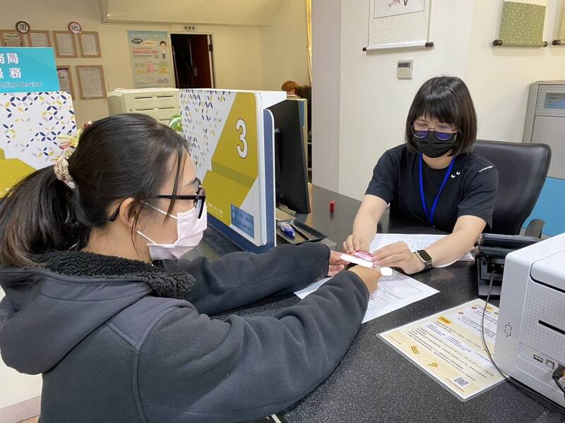 公投採電子連署自然人憑證超搶手 台中民政局:今到卡900張