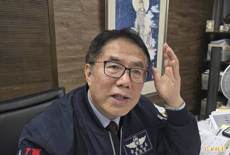 最省一哥!黃偉哲7天跑4國硬拚時差 紅眼班機+經濟艙幾乎繞地球1圈