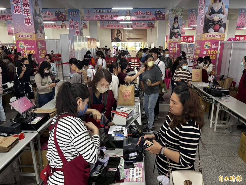 社頭織襪芭樂節、曼黛瑪璉廠慶嘉年華撞期 「共伴效應」人氣爆發