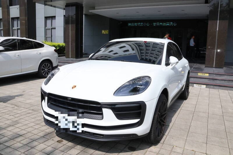 贓車大塞車2-2》贓車爆倉「權利車」拍賣卡關 待交通部奧援