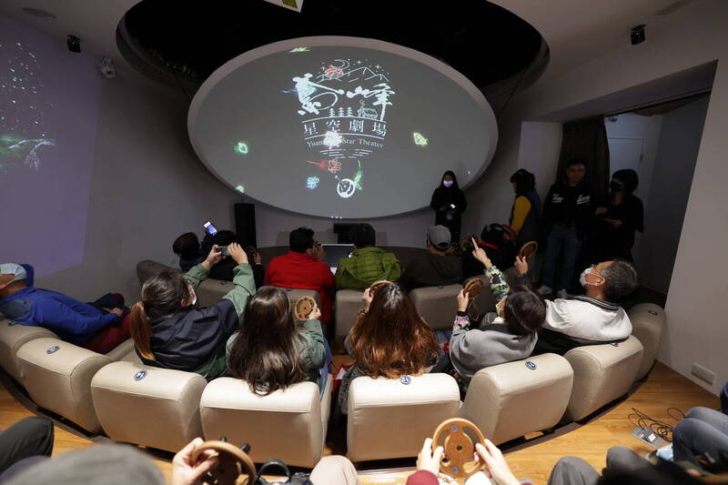 合歡山暗空公園設有星空劇場。（南投縣政府提供）