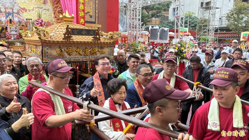 樹林濟安宮南北保生大帝遶境 侯友宜、劉和然參拜祈福