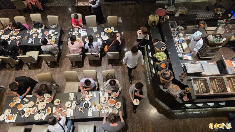 吃到飽訂金2》為何拖到月底才退？金融業揭：延遲刷退恐藏眉角