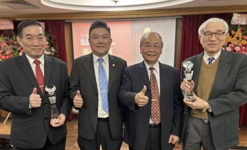 長期推動犯罪防治 許春金、黃富源獲頒終身成就獎