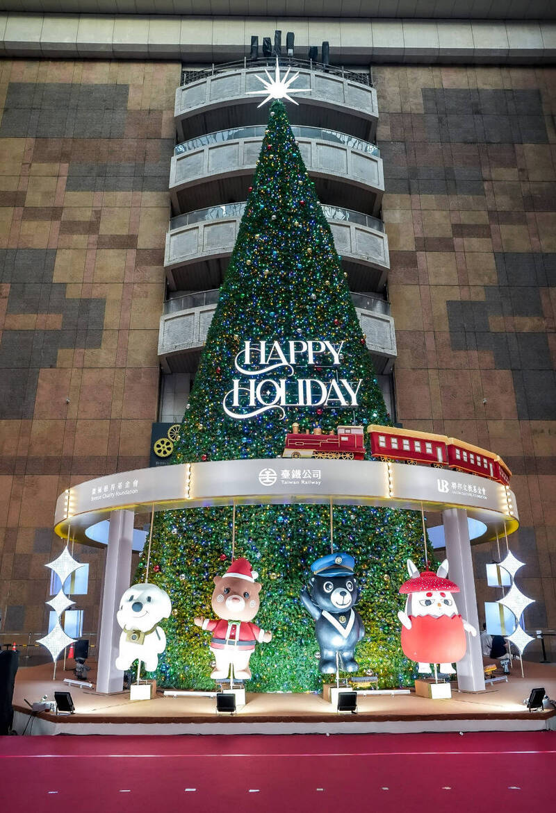 繽紛耶誕樂遊台北!室內最高聖誕樹在北車 「史努比」裝置期間限定