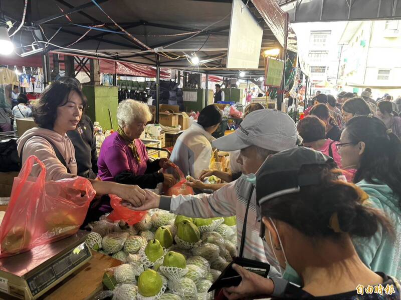 社頭織襪芭樂節開幕 芭樂價創新高好搶手