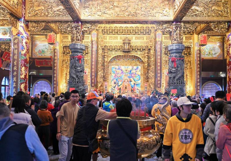 彰化新港十八庄送大爐!天上聖母與聖大爐回駕福安宮 明天擔飯擔