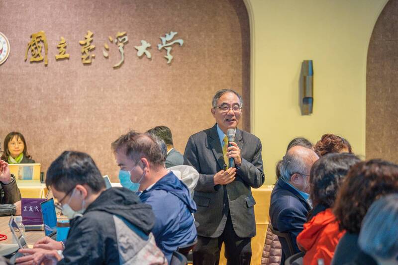 台大校務會議通過陳文章續任校長