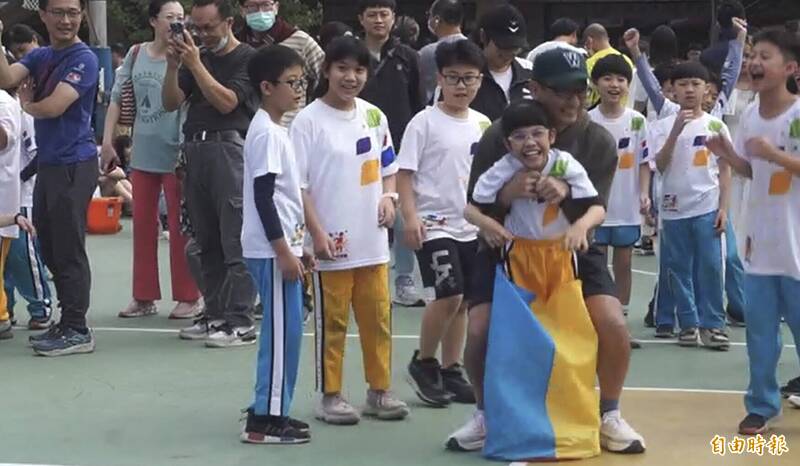 最後一棒不是最快!永福國小110年校慶這一幕感動全場