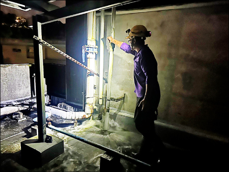 基隆河油污 估財損逾4億