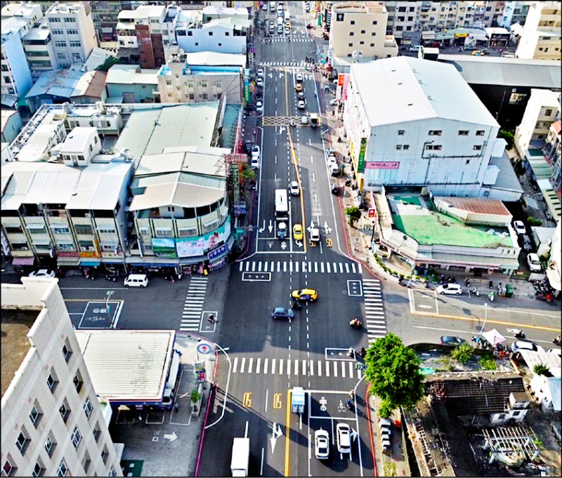 高雄車道重整 標線改造行車不卡