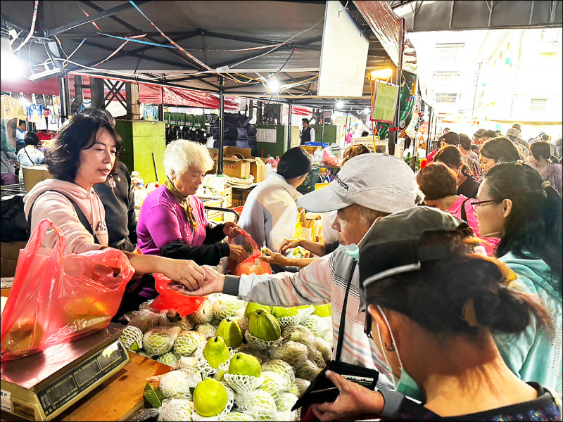 社頭織襪芭樂節 採買湧進上萬人
