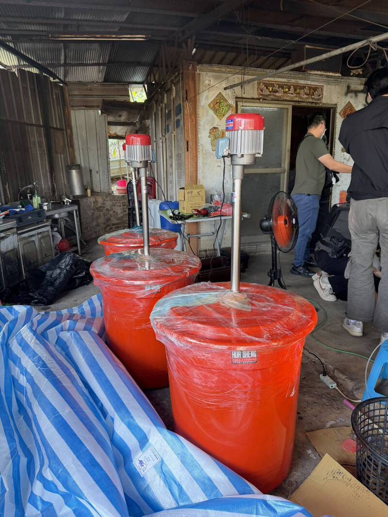 现场查获制毒工具。（民众提供）