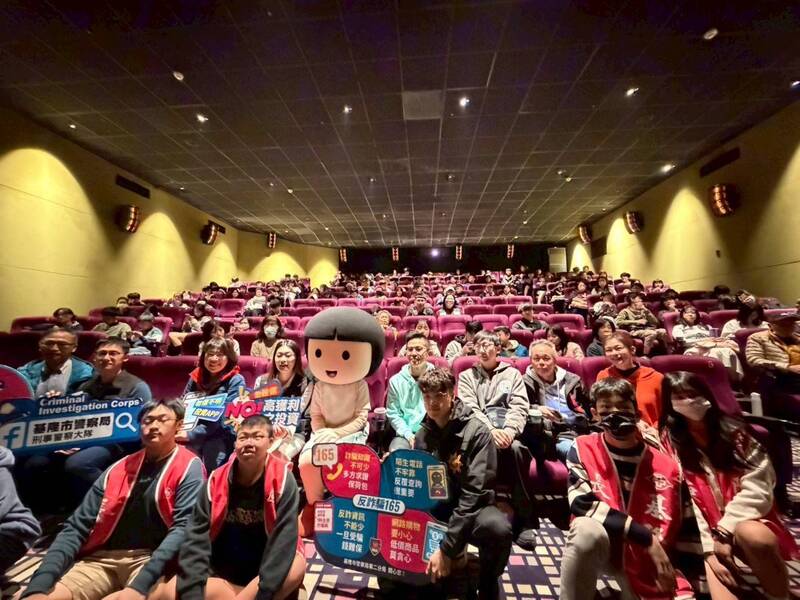 關懷弱勢兒少 基隆長庚請兒少看電影