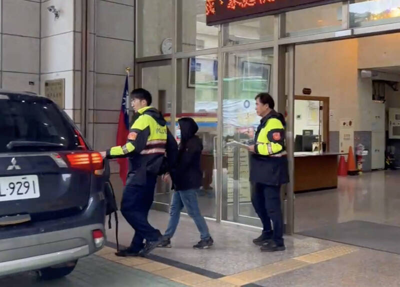 賺900卻賠25萬!男子遇釣魚式詐騙 警佈線逮女車手