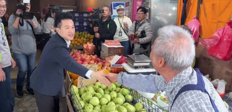 何志偉出席桃園親子活動又掃街 點出「塞車讓人心好累」