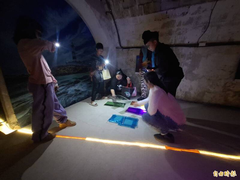 「東衛坑道」化身密室逃脫 刀光劍影照亮澎湖星空