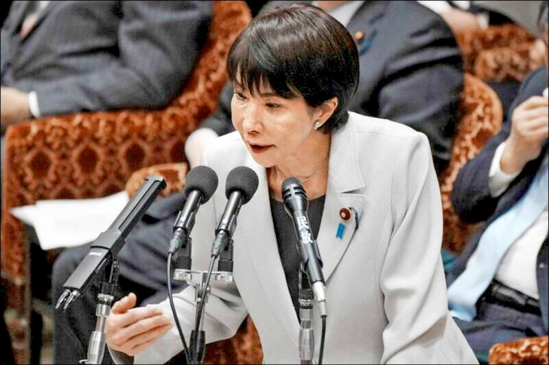 針對日本行使集體自衛權的要件，高市在國會答詢時表示，「剛才提到的『有事』這個詞，當然有各種不同的形式。（中略）如果涉及動用戰艦，並伴隨武力行使的話，無論怎麼看，我都認為這可能構成『存亡危機事態』的案例。」（法新社檔案照）