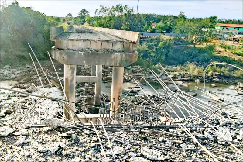 川普才說重啟停火 泰柬隔天續駁火