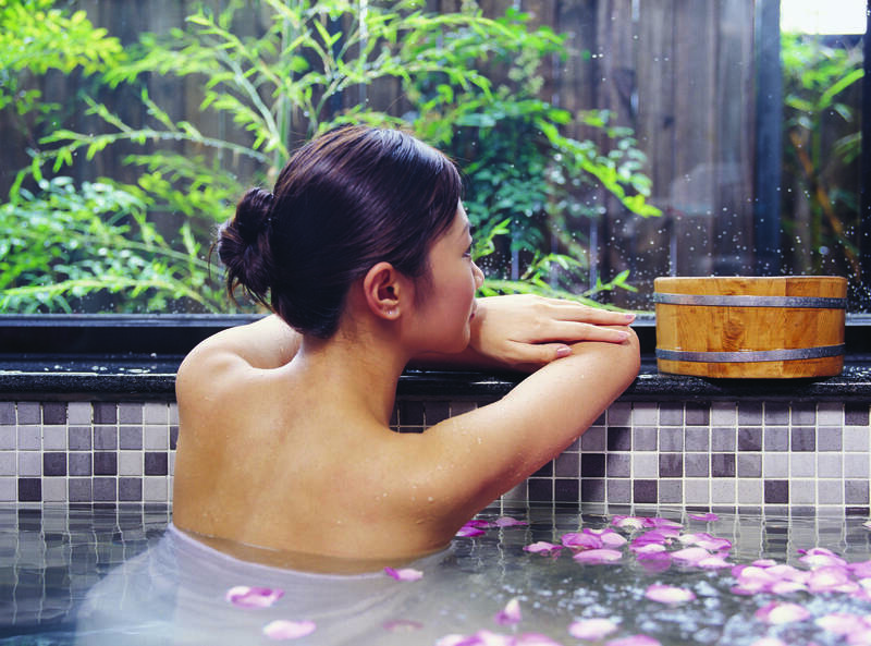 超扯!自稱「偽娘」男子硬闖女湯共浴 被旅日台女抓包砲轟