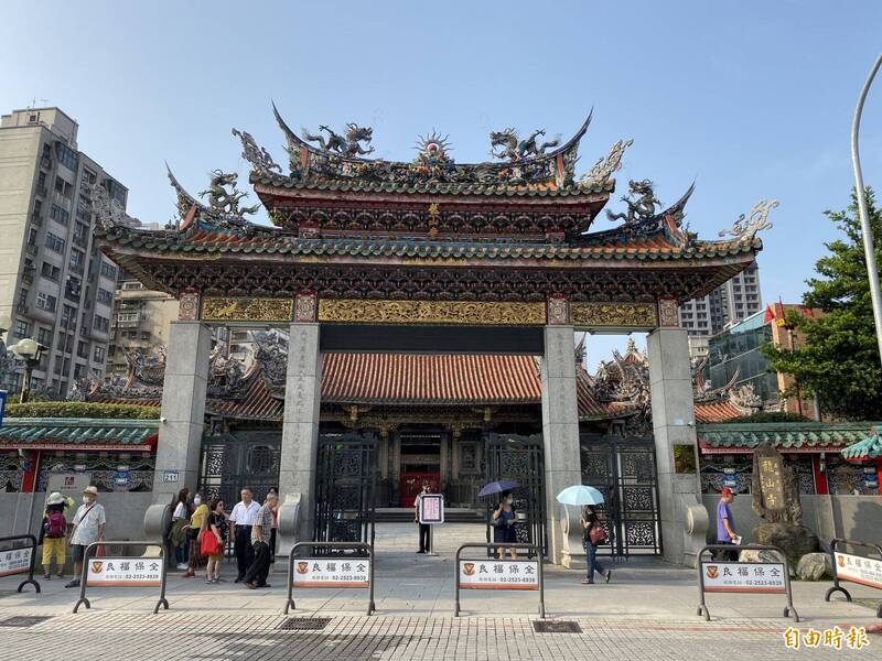 艋舺龍山寺12/15現場報名點燈 生肖馬、鼠可安太歲