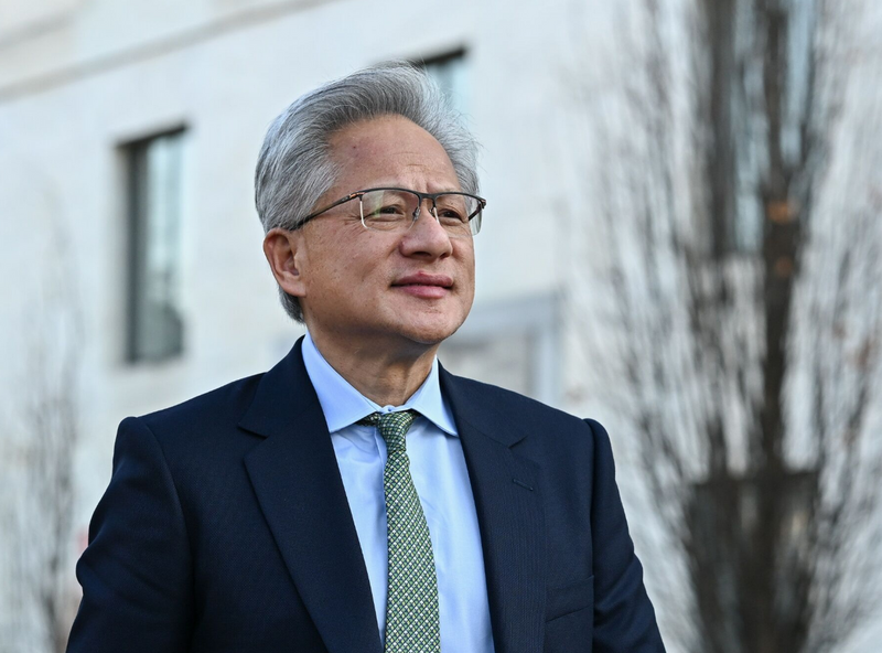 川普放行輝達H200晶片輸中惹疑慮 美眾議長曝黃仁勳給的「答案」