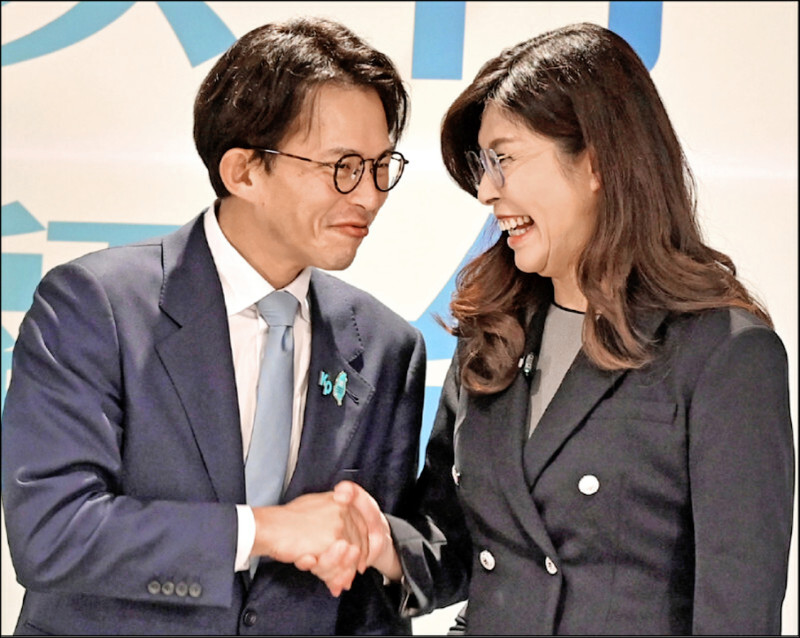 政院擬不副署財劃法及反年改修法》鄭麗文批賴毀憲蠻幹