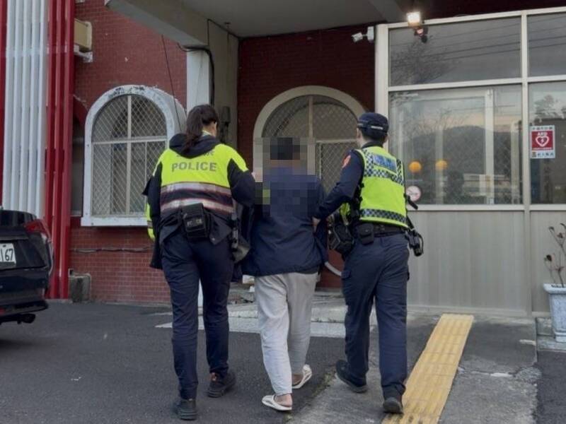 梁男使用丧尸烟弹后毒驾，全案依毒品罪移送。（警方提供）