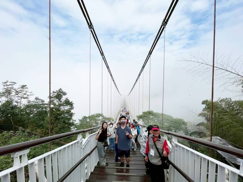 嘉義縣兒少代表走訪太平 深化參與公共事務