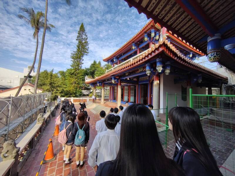 日本山形市399師生教育旅行 造訪台南赤崁樓