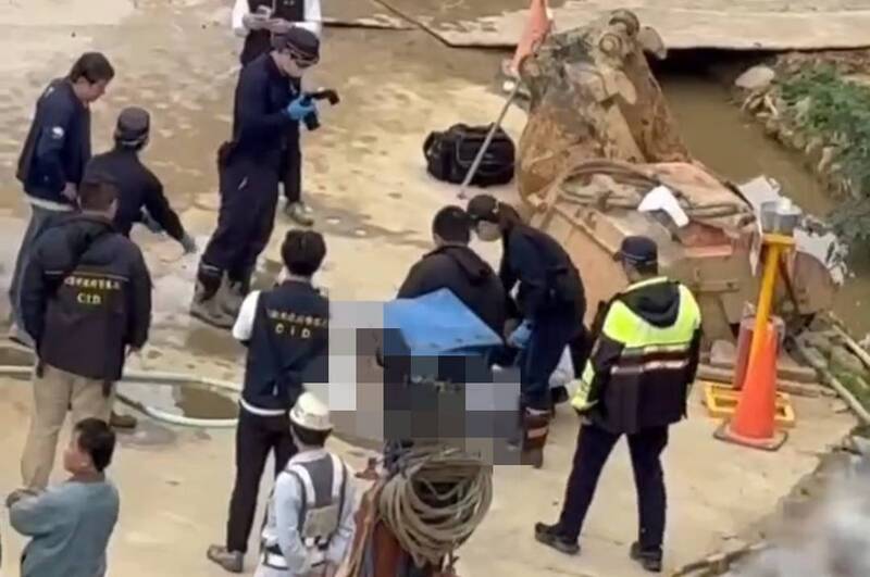 驚! 桃園鐵路地下化工程工地發現男屍 遺體趴水窪已僵硬