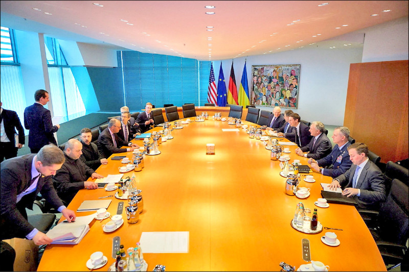 美烏柏林會談》澤倫斯基:盼美歐日提供安全保障 交換放棄加入北約