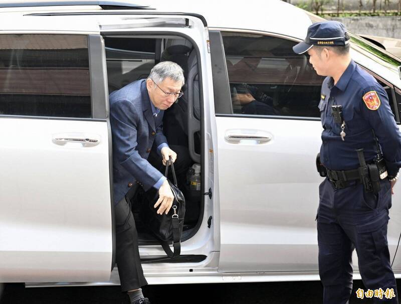 柯文哲批京華城案「政治偵防」女檢反擊:不是笑罵由人、唾面自乾