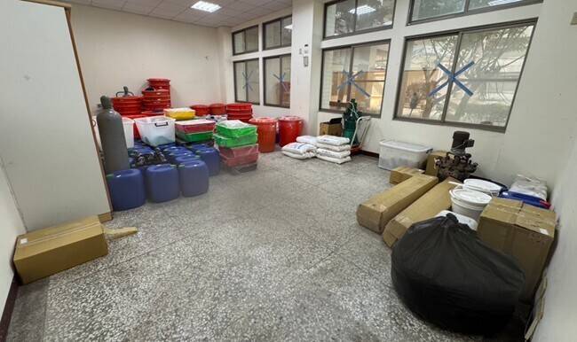 高職肄業無師自通用感冒藥煉毒 他煉177公斤安毒原料判刑7年