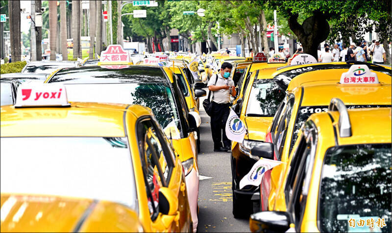 70歲小黃運將中風討扶養費 法院指40年未探視裁定2子免扶養