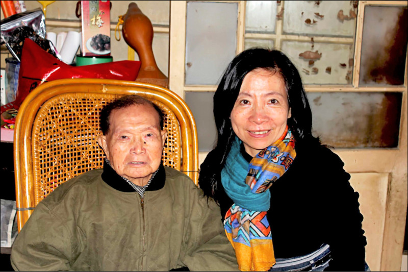 土庫名醫駱雲從 獲雲林醫德傳家典範獎