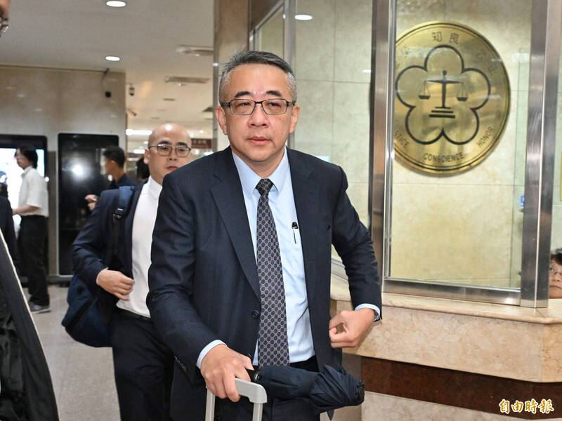 駁京華城「量身打造」!柯文哲律師:非首例、容積率有法源依據